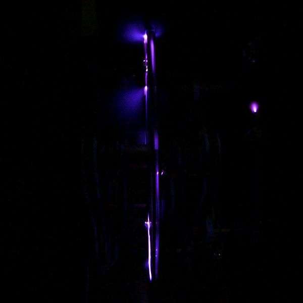 Negative Coronaentladung von der kleinen Kugel