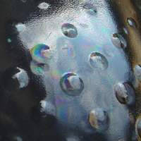 schillernde Wasserflasche